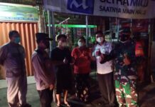 Kapolsek Cisoka Bersama Muspika Salurkan Bantuan Sembako Kepada Masyarakat Yang Terdampak Di PPKM Level 4