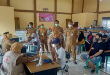 Jelang Pilkades,Camat Sukamulya Targetkan 75 Persen Warga Disuntik Vaksin